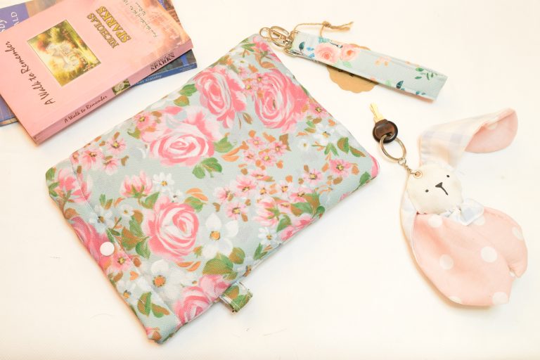 DIY Padded Book Sleeve