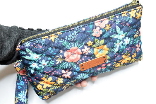 DIY Zipper Pouch with a Wristlet